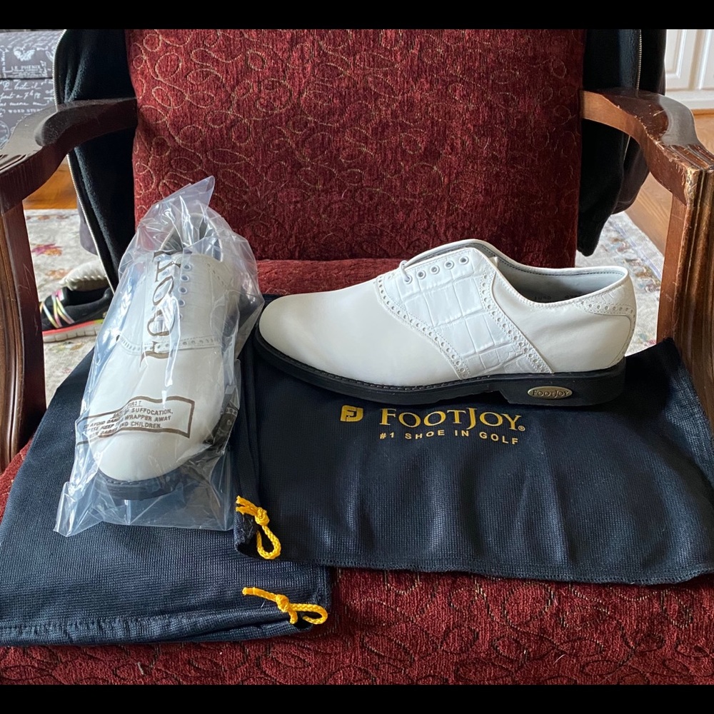 NIB FootJoy Classic Tour Golf Shoes, Size 10.5 D